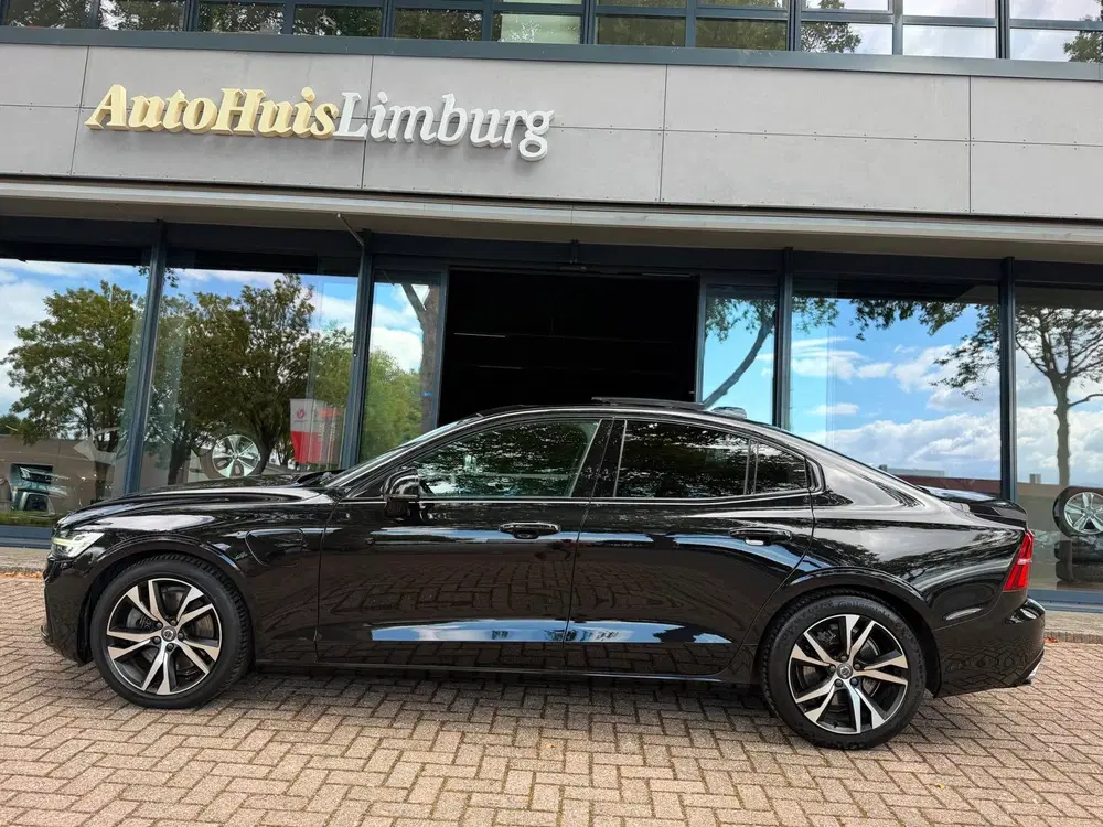 Volvo S60 2.0 T8 AWD Twin Engine R-Design uit 2020, foto 3