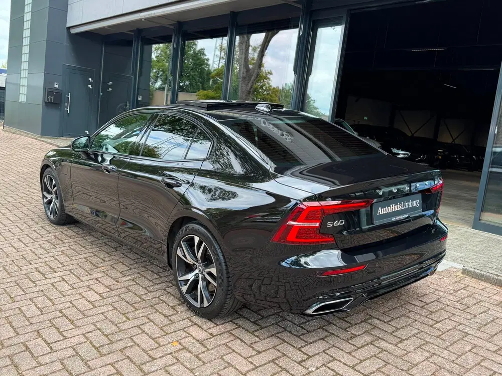 Volvo S60 2.0 T8 AWD Twin Engine R-Design uit 2020, foto 6