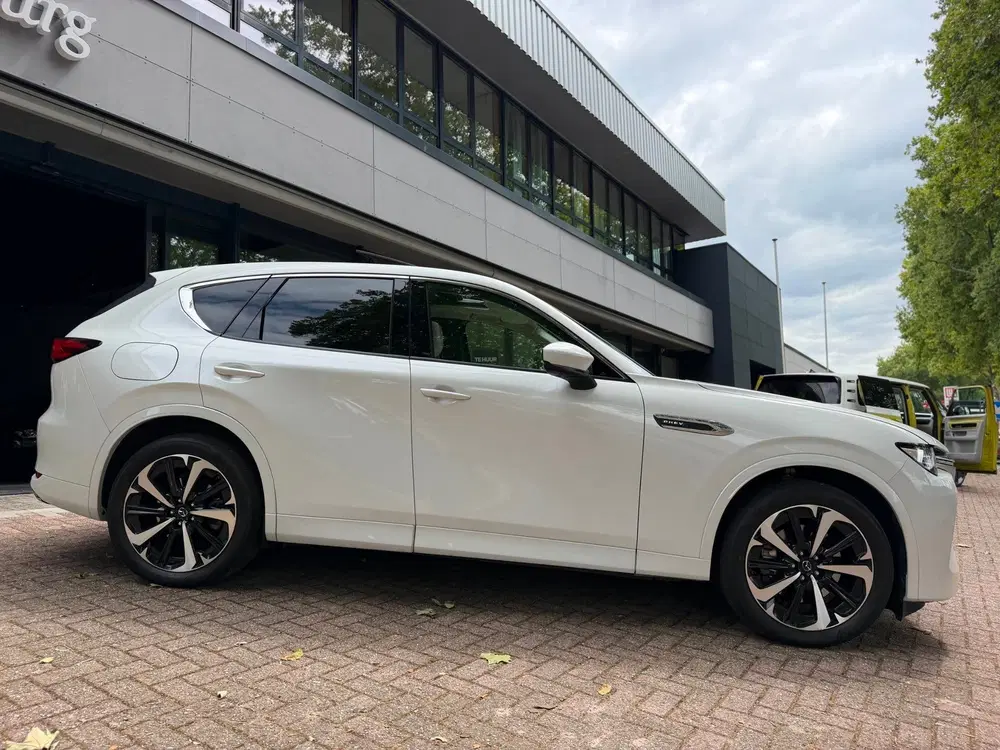Mazda CX-60 2.5 e-SkyActiv PHEV Takumi uit 2023, foto 3