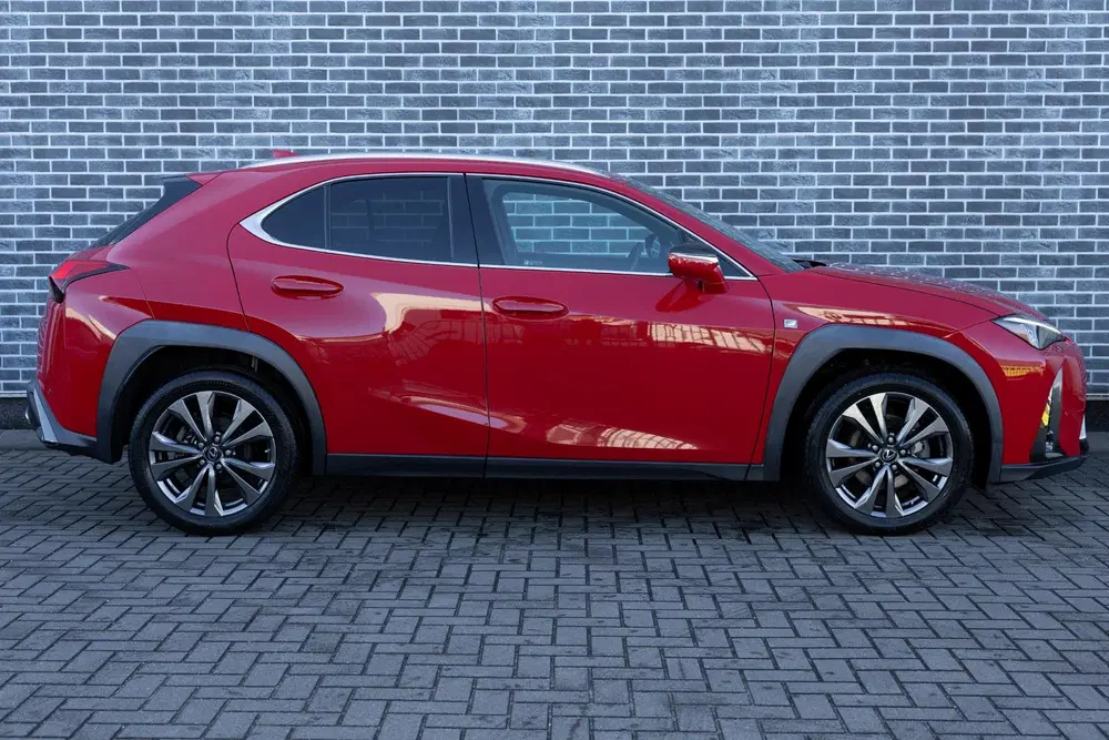 Lexus UX 250h F Sport First Edition uit 2019, foto 15