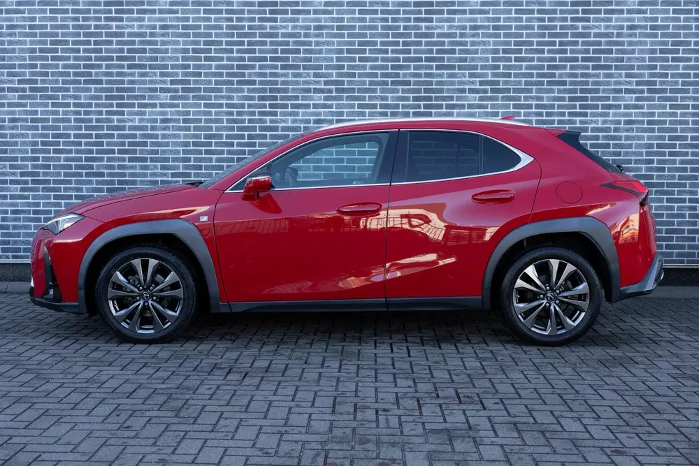 Lexus UX 250h F Sport First Edition uit 2019, foto 3