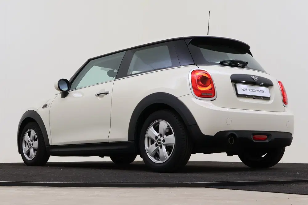Mini Hatchback One First uit 2021, foto 11