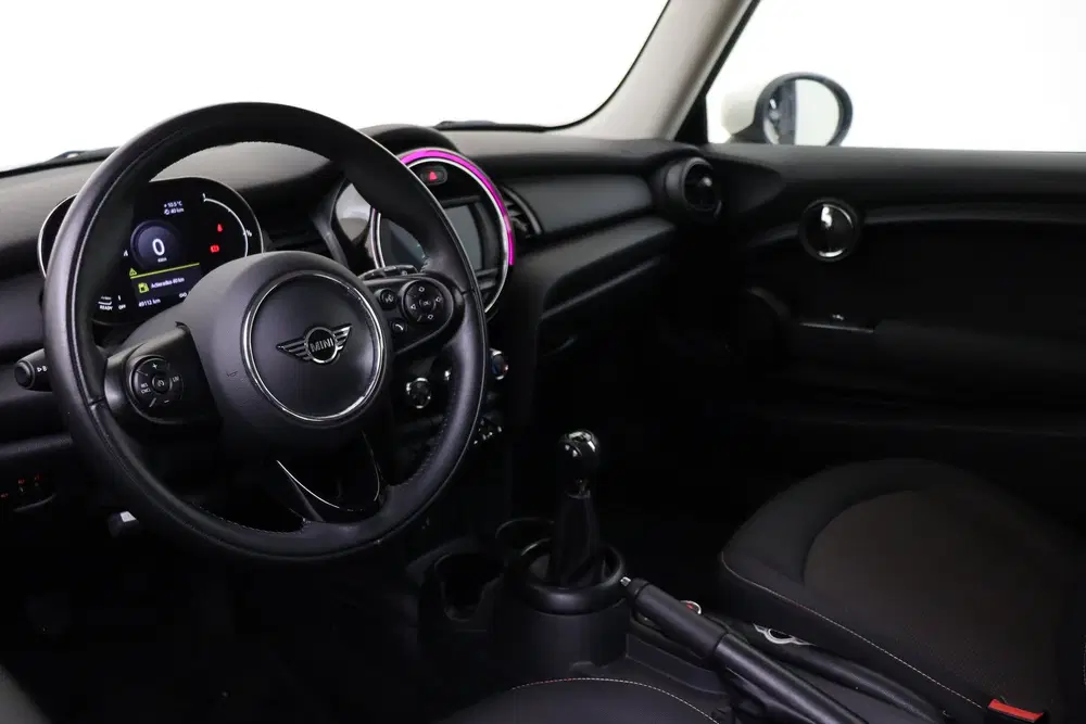 Mini Hatchback One First uit 2021, foto 3