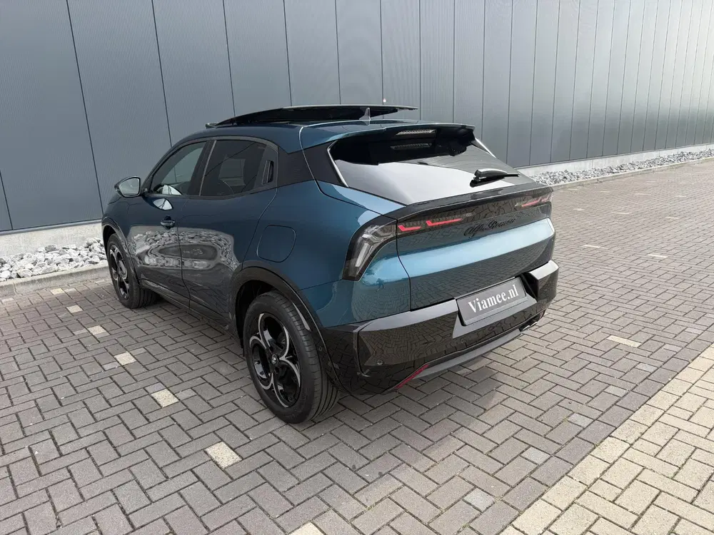 Alfa Romeo Junior 1.2 Turbo Hybrid Ibrida Speciale uit 2025, foto 4