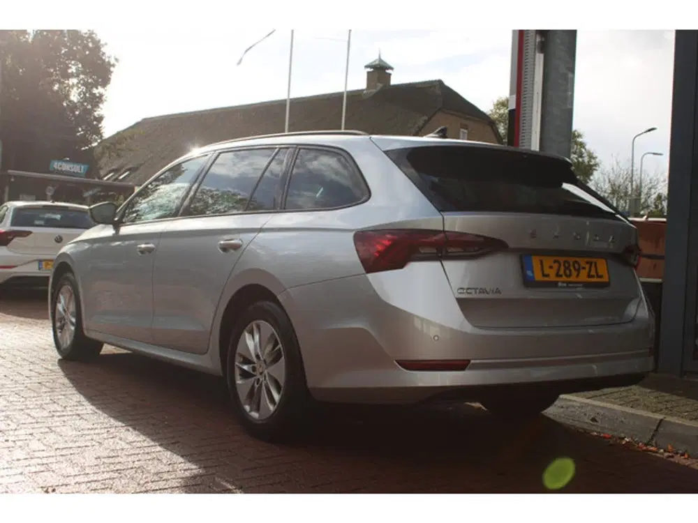 Skoda Octavia Combi 1.0 TSI *Business* uit 2021, foto 3