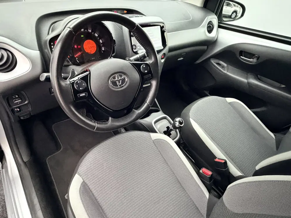 Toyota Aygo 1.0 VVT-i x-joy uit 2021, foto 8