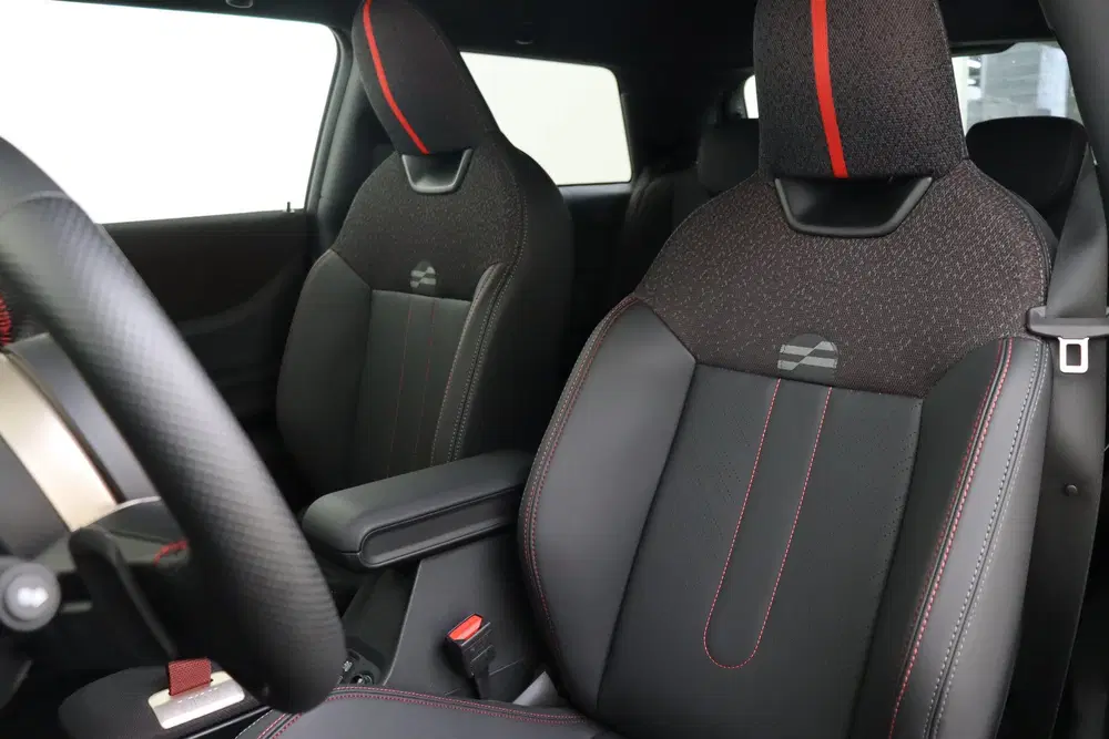 Mini John Cooper Works John Cooper Works Automaat uit 2025, foto 6
