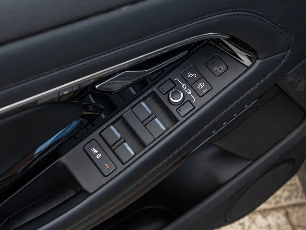 Land Rover Range Rover Evoque 1.5 P300e AWD R-Dynamic HSE 20 uit 2020, foto 12