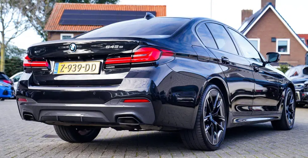 BMW 5-serie 545e xDrive High Executive uit 2021, foto 15