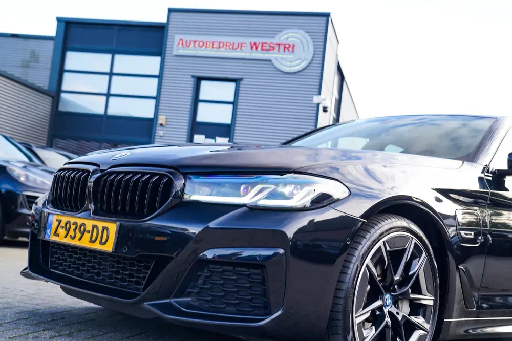 BMW 5-serie 545e xDrive High Executive uit 2021, foto 8