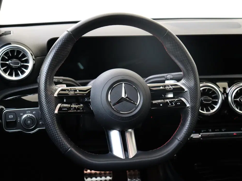 Mercedes-Benz A-Klasse 250 e AMG Line uit 2023, foto 10