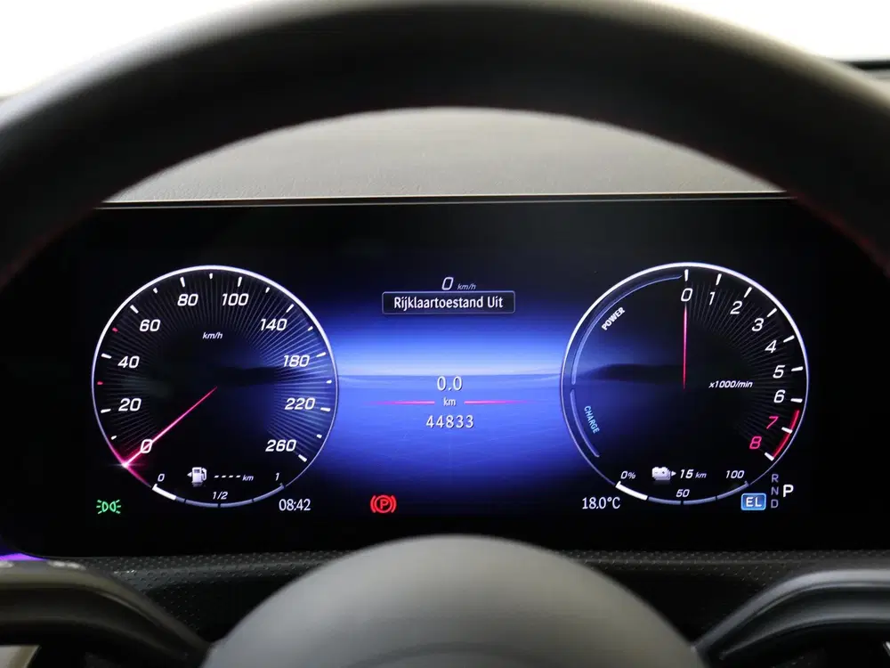 Mercedes-Benz A-Klasse 250 e AMG Line uit 2023, foto 11