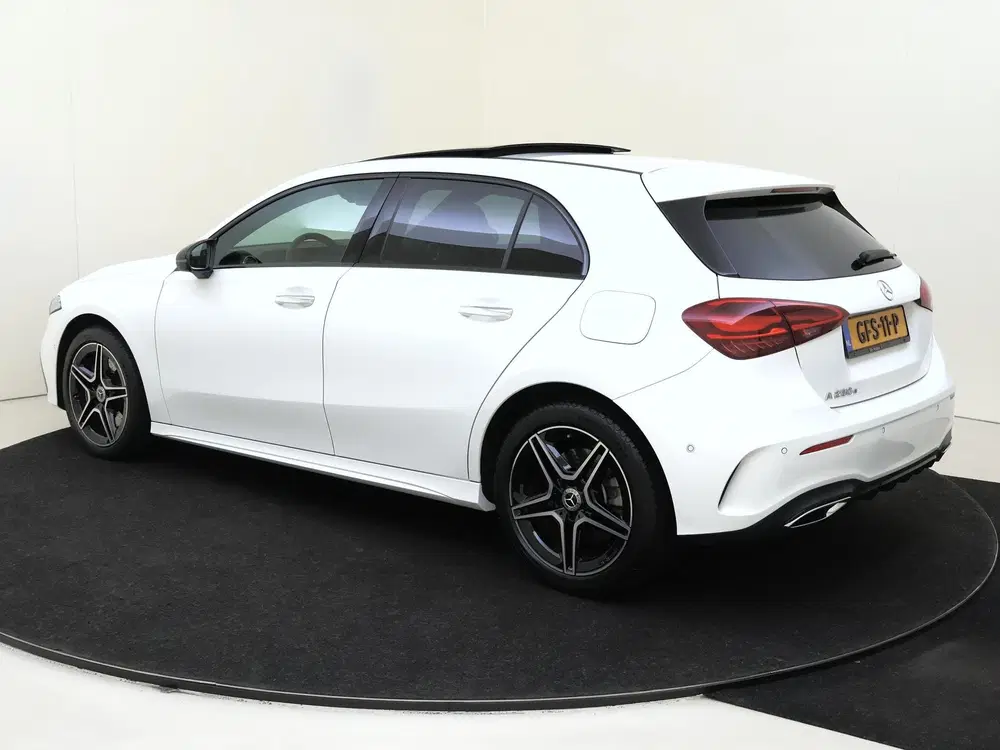 Mercedes-Benz A-Klasse 250 e AMG Line uit 2023, foto 3