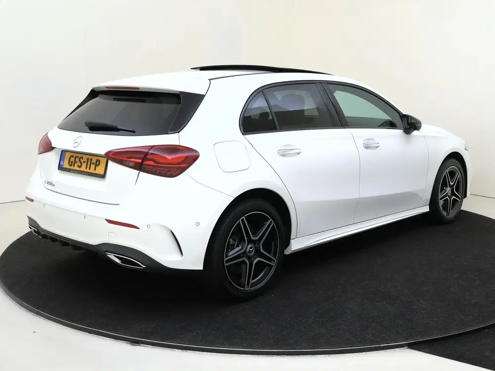 Mercedes-Benz A-Klasse 250 e AMG Line uit 2023, foto 4