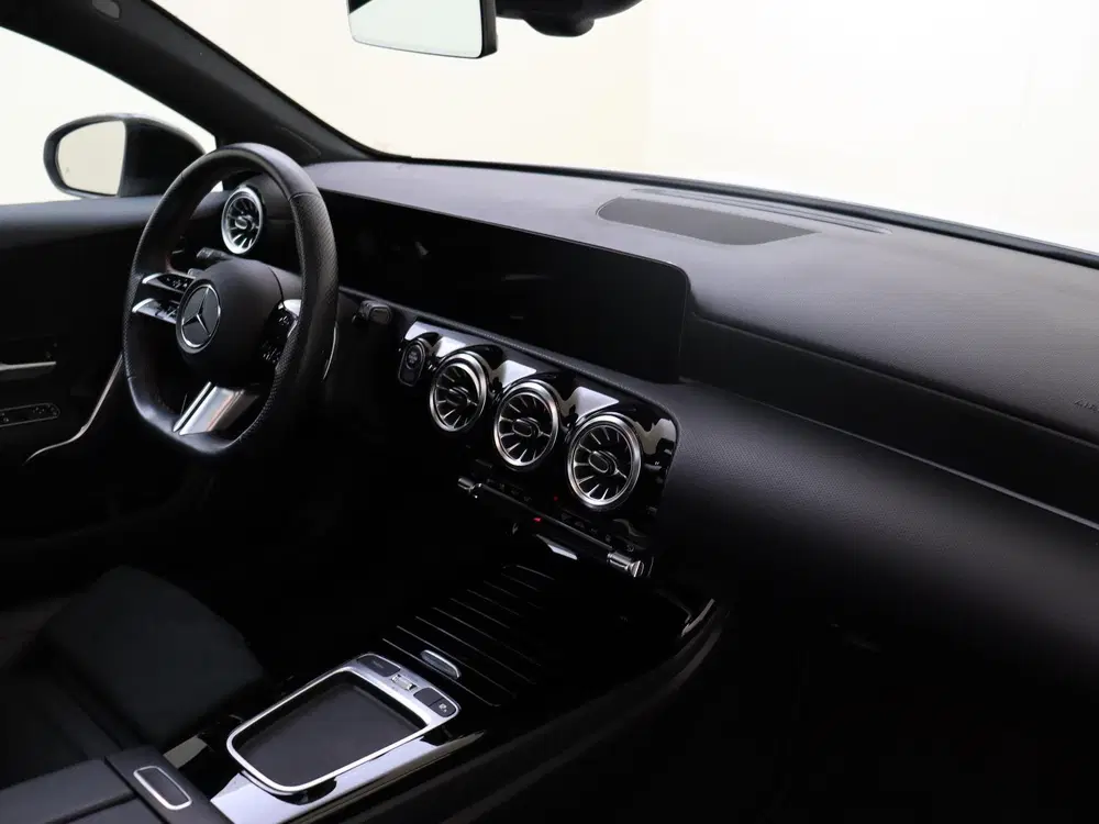 Mercedes-Benz A-Klasse 250 e AMG Line uit 2023, foto 5