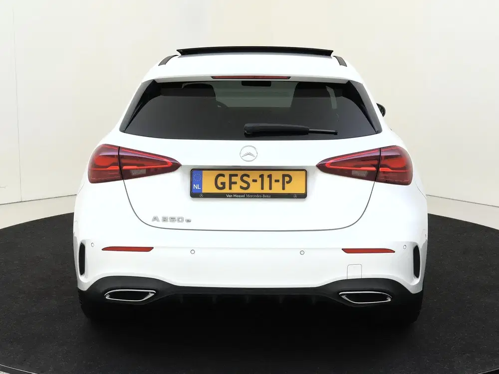 Mercedes-Benz A-Klasse 250 e AMG Line uit 2023, foto 7