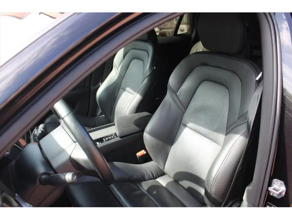 Volvo V60 T4 *Momentum Pro* uit 2019, foto 12
