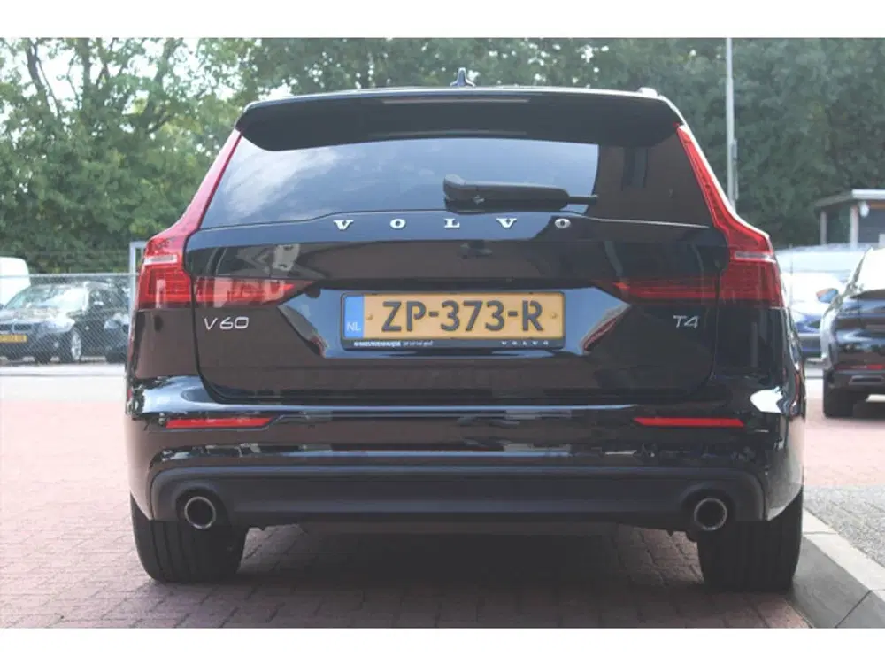 Volvo V60 T4 *Momentum Pro* uit 2019, foto 4