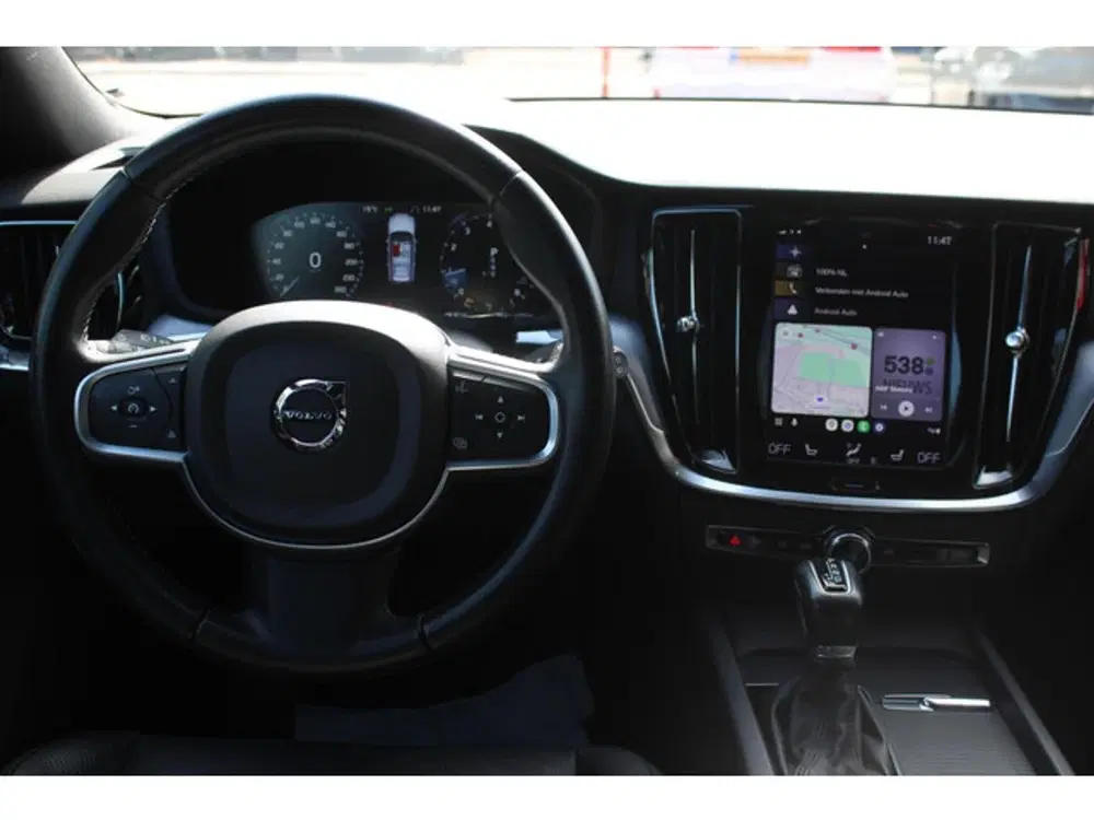 Volvo V60 T4 *Momentum Pro* uit 2019, foto 7