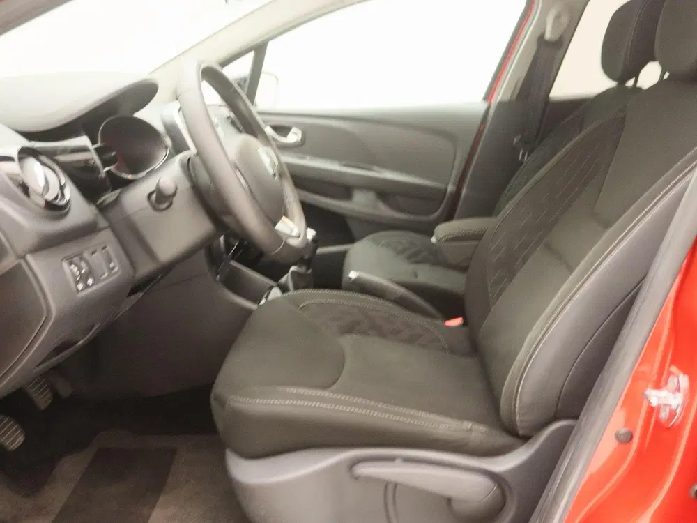 Renault Clio TCe 90 Limited uit 2020, foto 11
