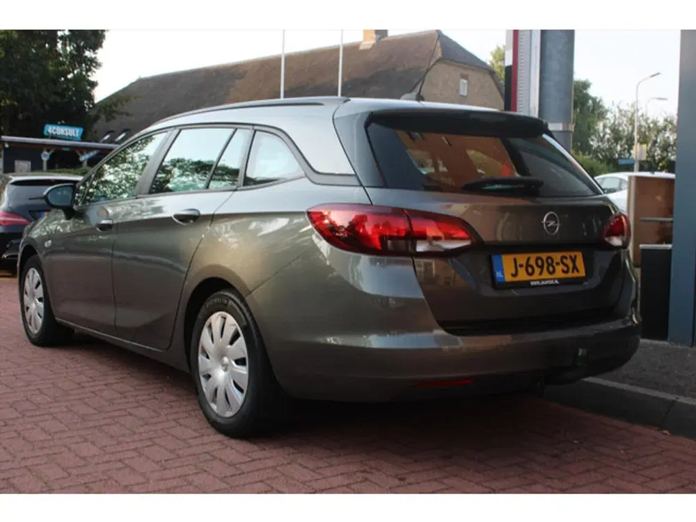 Opel Astra Sports Tourer 1.2 Turbo *Business* uit 2020, foto 3