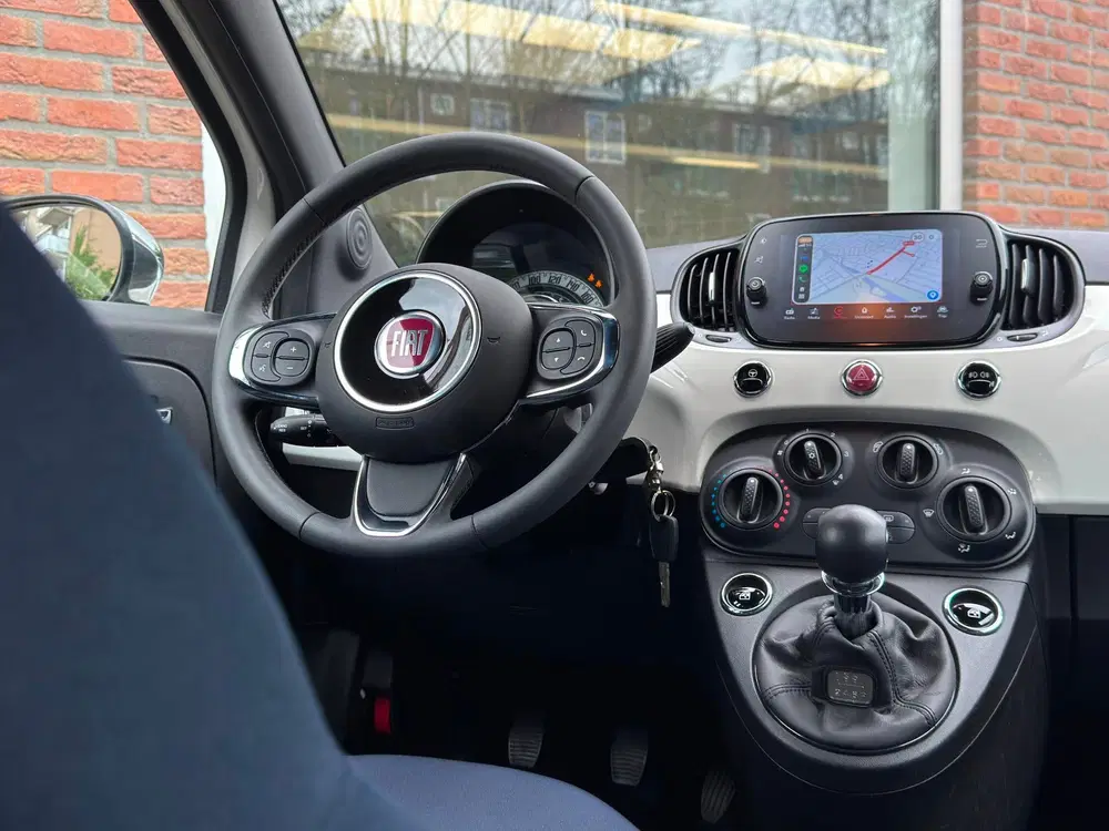 Fiat 500C 1.0 Hybrid Club uit 2023, foto 2
