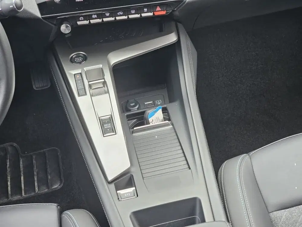 Peugeot 408 1.6 HYbrid Allure uit 2024, foto 11