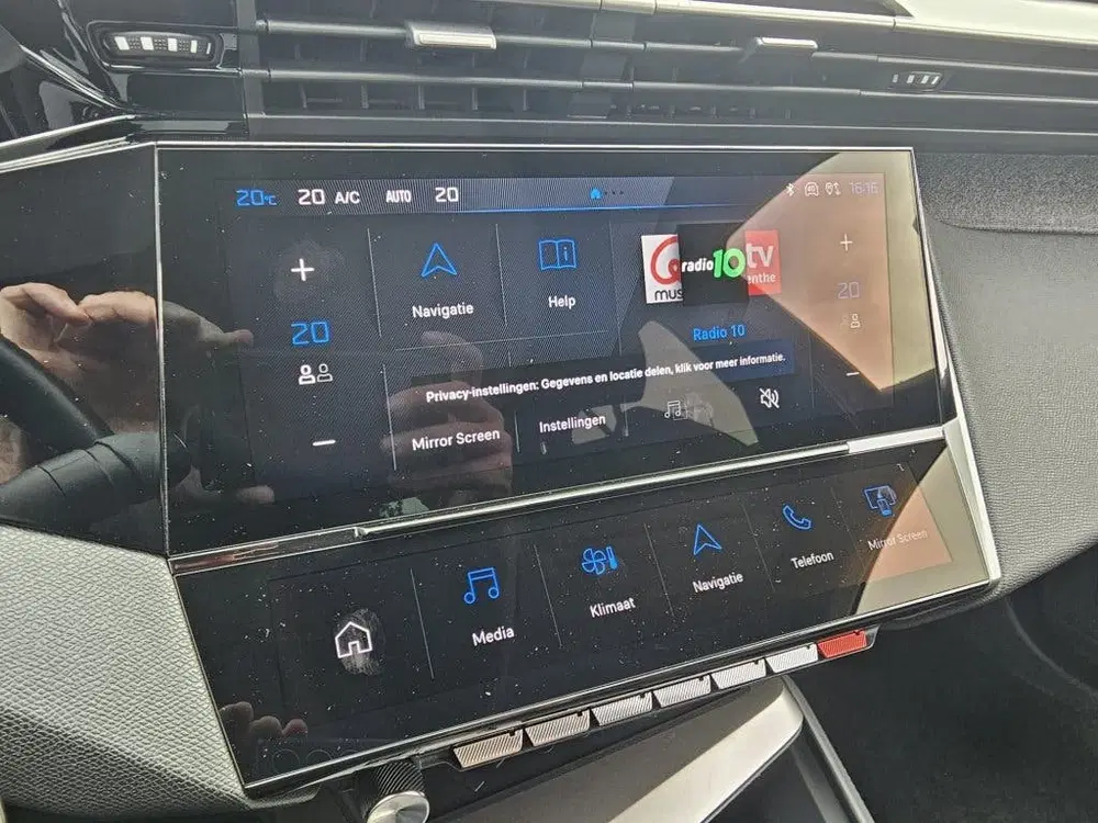 Peugeot 408 1.6 HYbrid Allure uit 2024, foto 7
