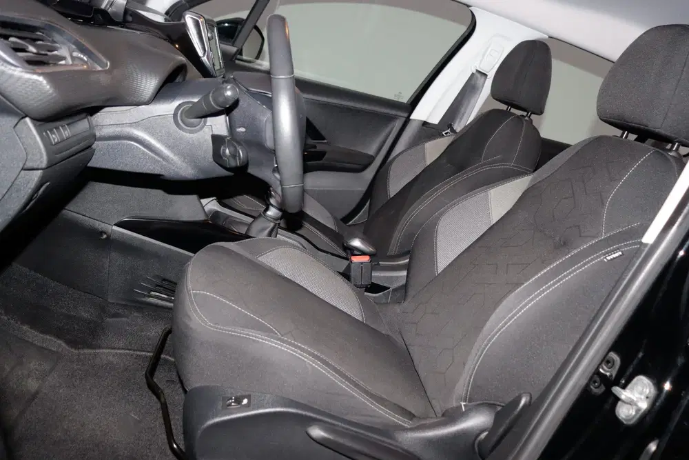 Peugeot 2008 1.2T PACK Active STOELVERW uit 2019, foto 10