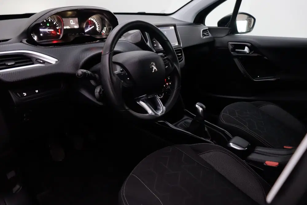 Peugeot 2008 1.2T PACK Active STOELVERW uit 2019, foto 14