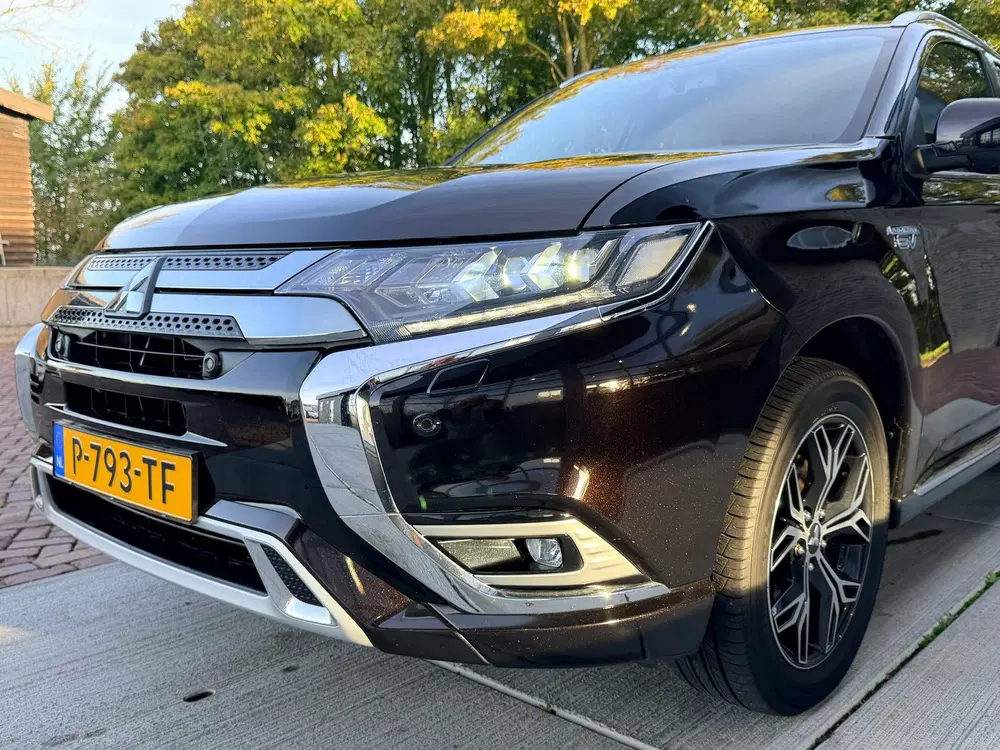 Mitsubishi Outlander 2.4 PHEV S-Edition uit 2019, foto 10