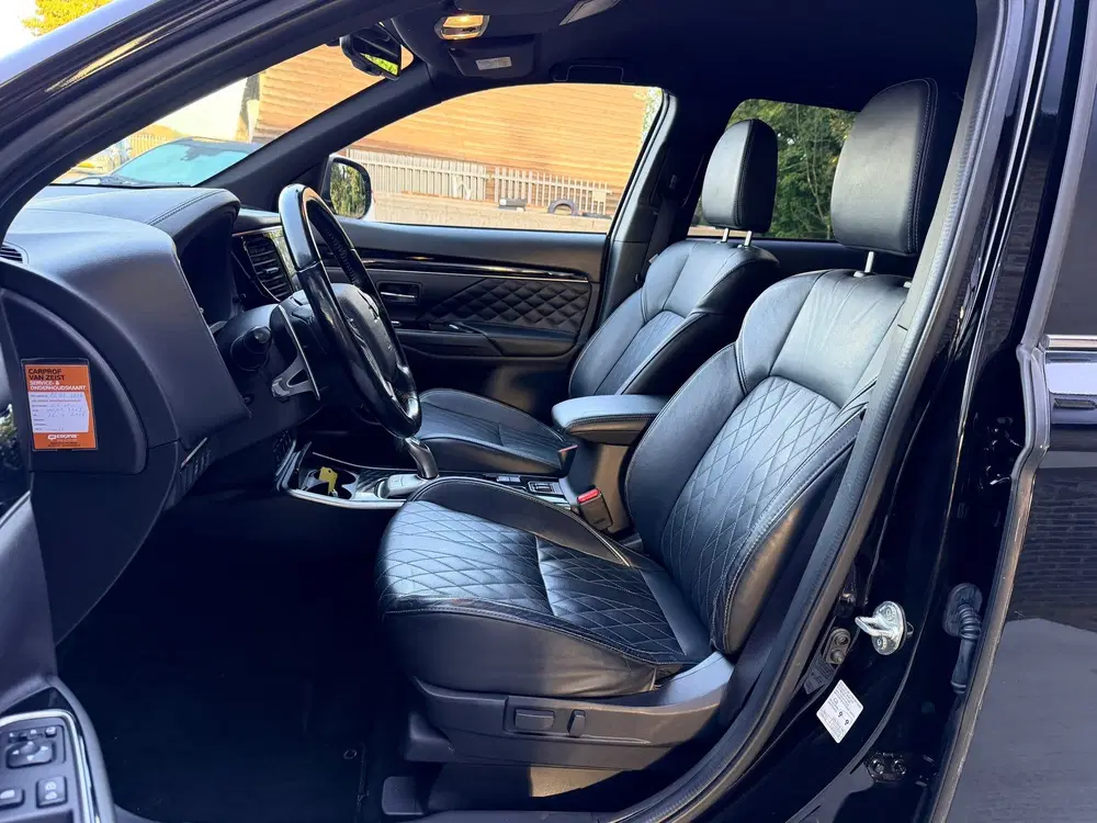 Mitsubishi Outlander 2.4 PHEV S-Edition uit 2019, foto 4