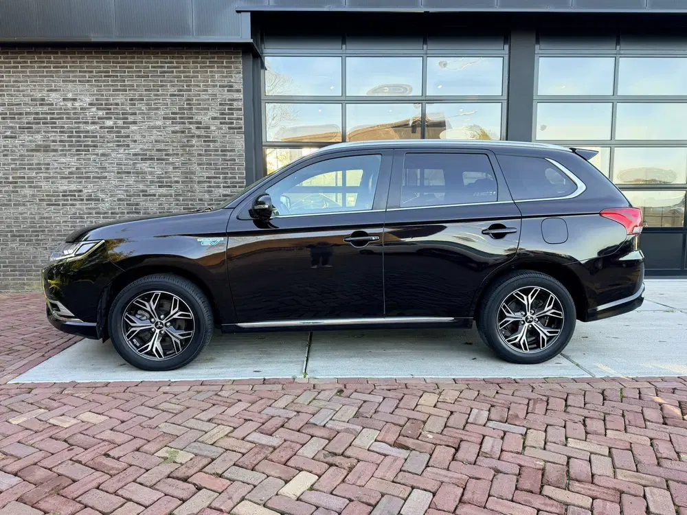 Mitsubishi Outlander 2.4 PHEV S-Edition uit 2019, foto 7