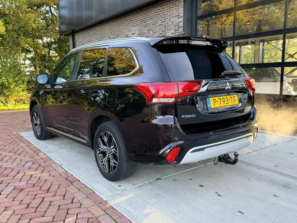 Mitsubishi Outlander 2.4 PHEV S-Edition uit 2019, foto 8