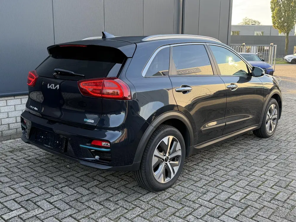 Kia Niro ExecutiveLine 64 kWh 17" uit 2021, foto 2