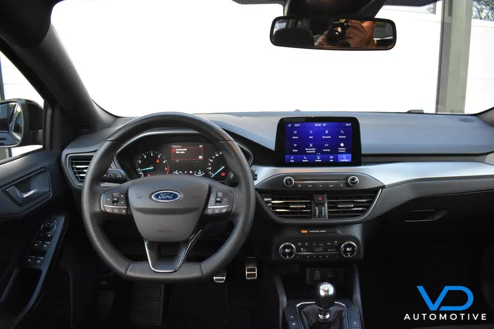 Ford Focus 1.0 EcoBoost Hybrid ST Line Style uit 2022, foto 4
