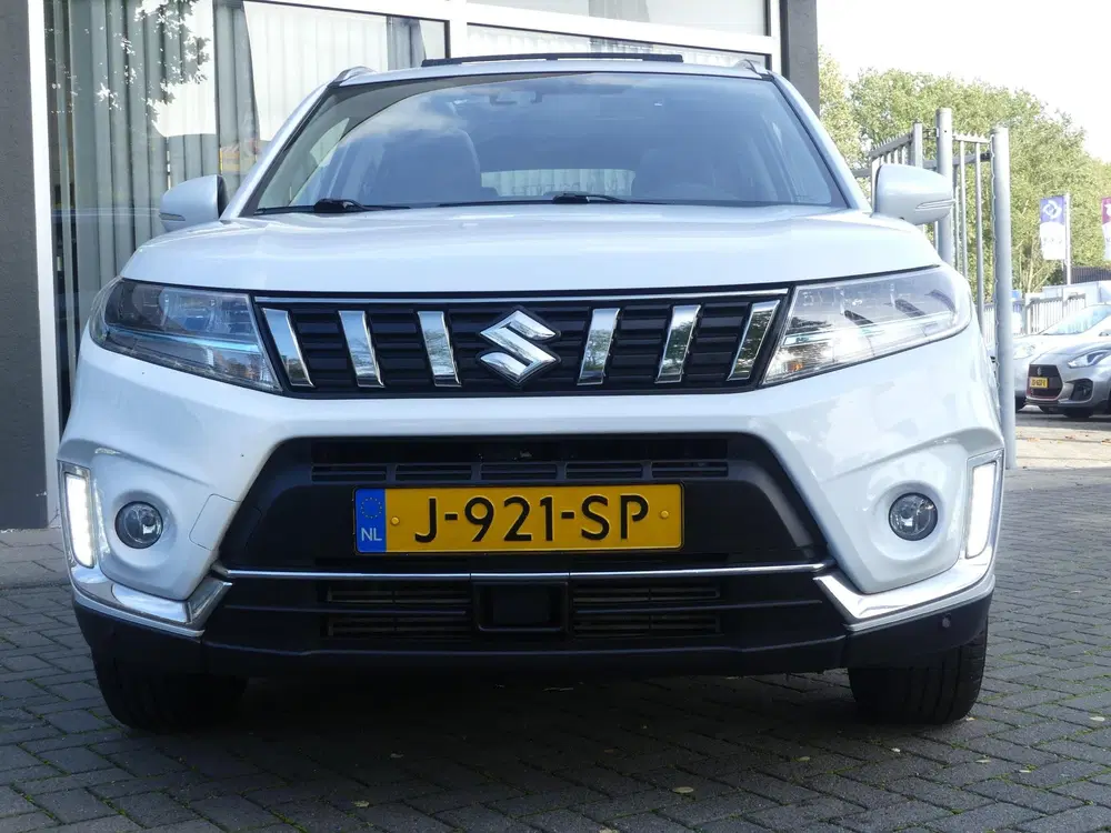 Suzuki Vitara 1.4 Boosterjet Style Smart Hybrid TREKHAAK uit 2020, foto 10