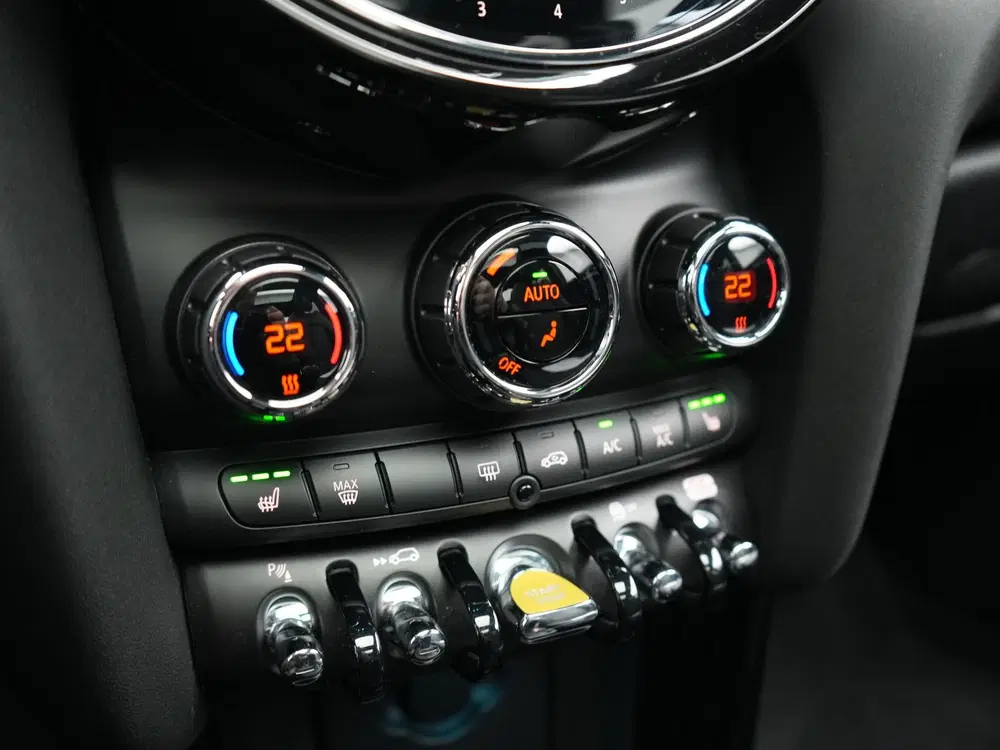 Mini Electric Cooper SE 33 kWh 184pk Dealer O.H. uit 2023, foto 10