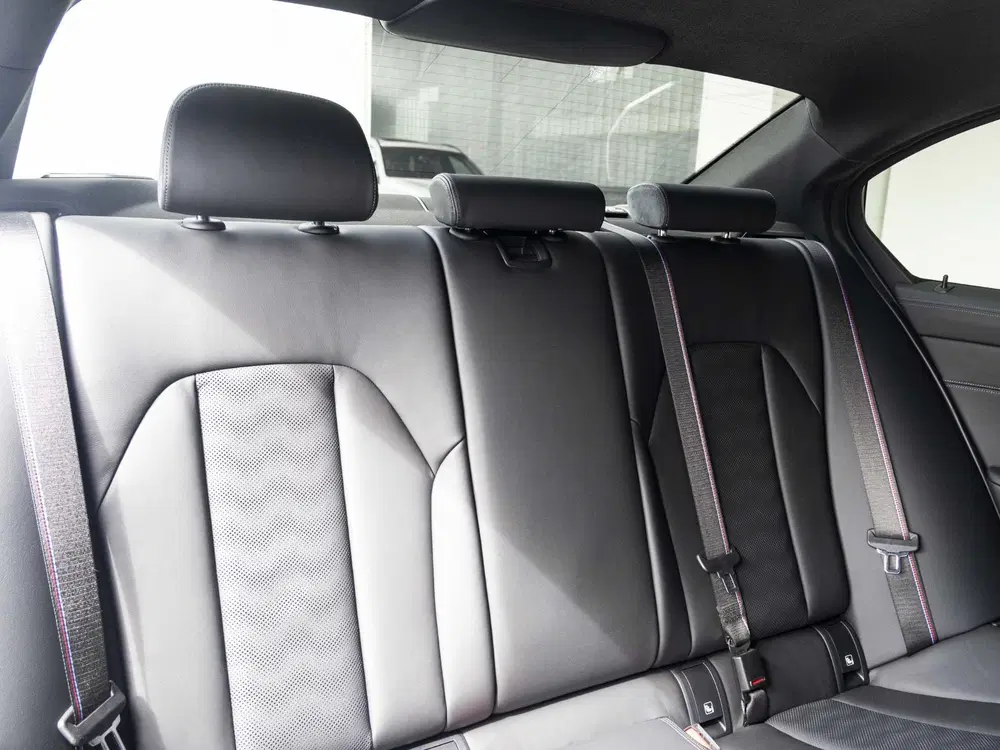 BMW M3 Sedan uit 2025, foto 11