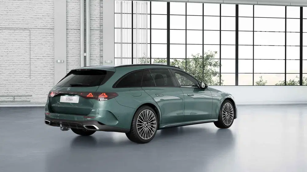 Mercedes-Benz E-Klasse 300 e Sport Edition uit 2025, foto 2