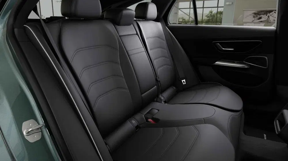 Mercedes-Benz E-Klasse 300 e Sport Edition uit 2025, foto 7