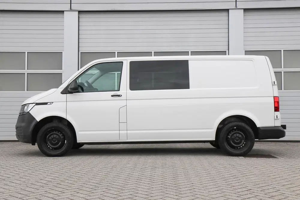 Volkswagen Transporter 2.0 TDI 110pk L2H1 30 DC uit 2020, foto 11