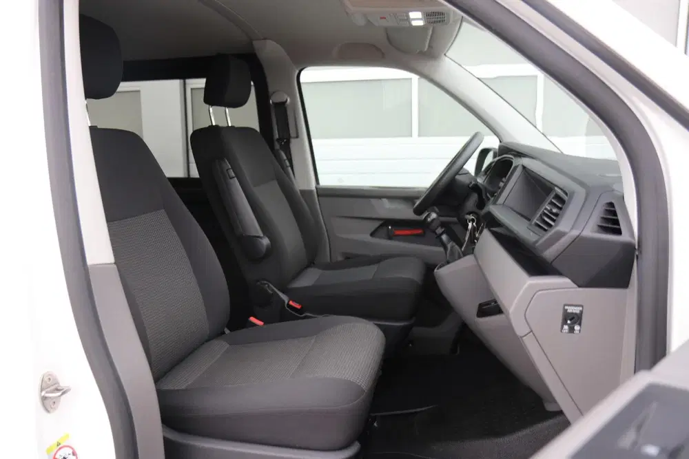 Volkswagen Transporter 2.0 TDI 110pk L2H1 30 DC uit 2020, foto 12
