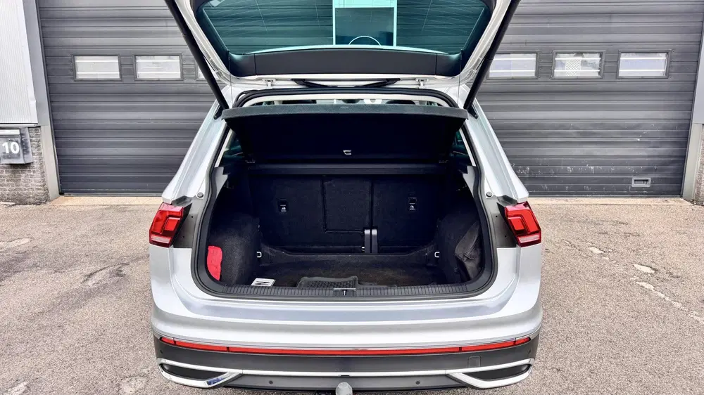 Volkswagen Tiguan 1.5 TSI R-Line Business+ DSG Panoramadak uit 2021, foto 9