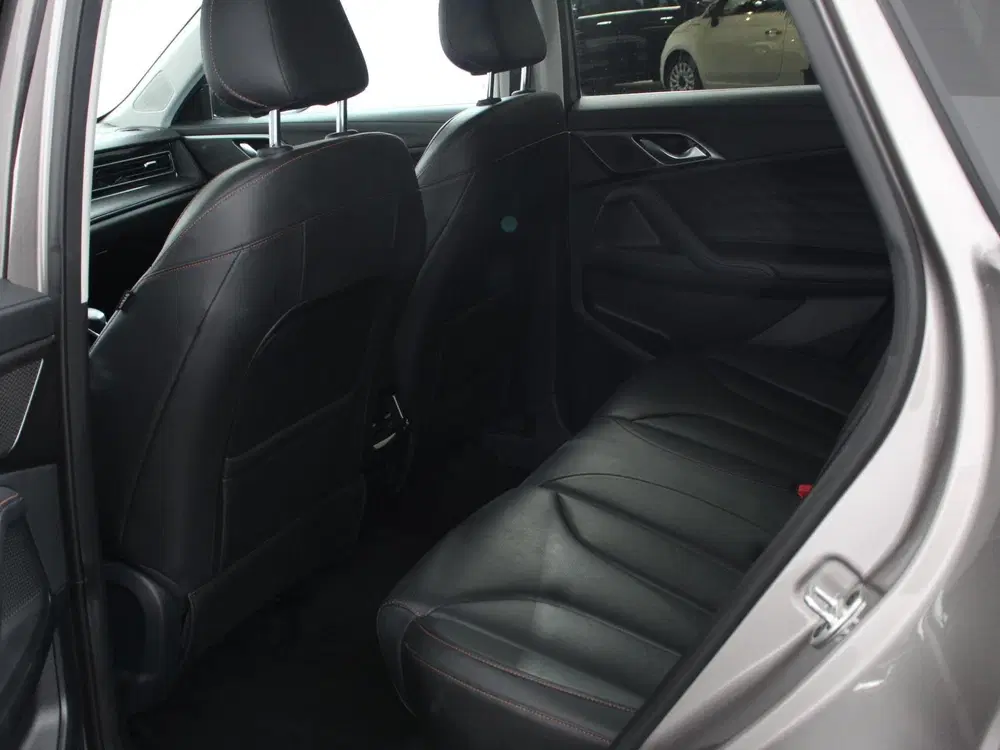 MG HS 1.5 PHEV Luxury Automaat Navigatie Apple C uit 2025, foto 15