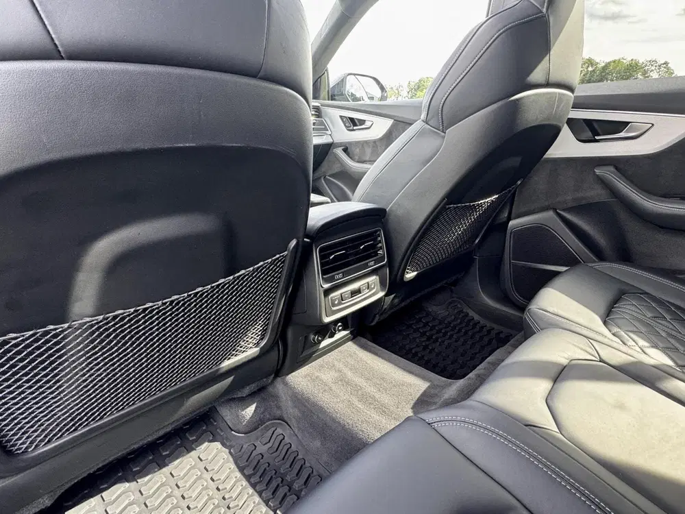 Audi Q8 55 TFSIe quattro S-Line uit 2021, foto 13
