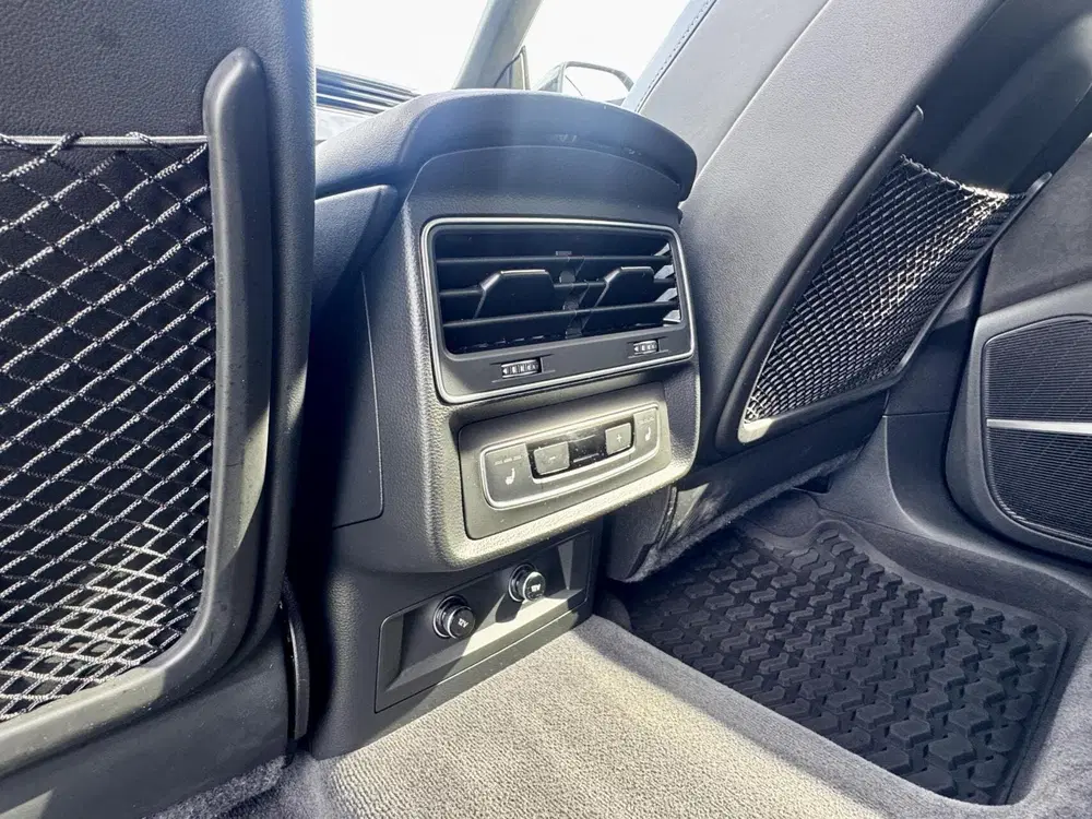 Audi Q8 55 TFSIe quattro S-Line uit 2021, foto 14