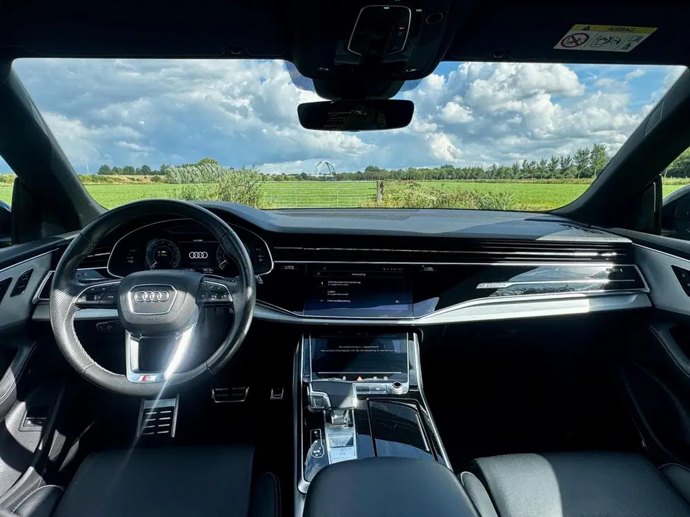 Audi Q8 55 TFSIe quattro S-Line uit 2021, foto 15