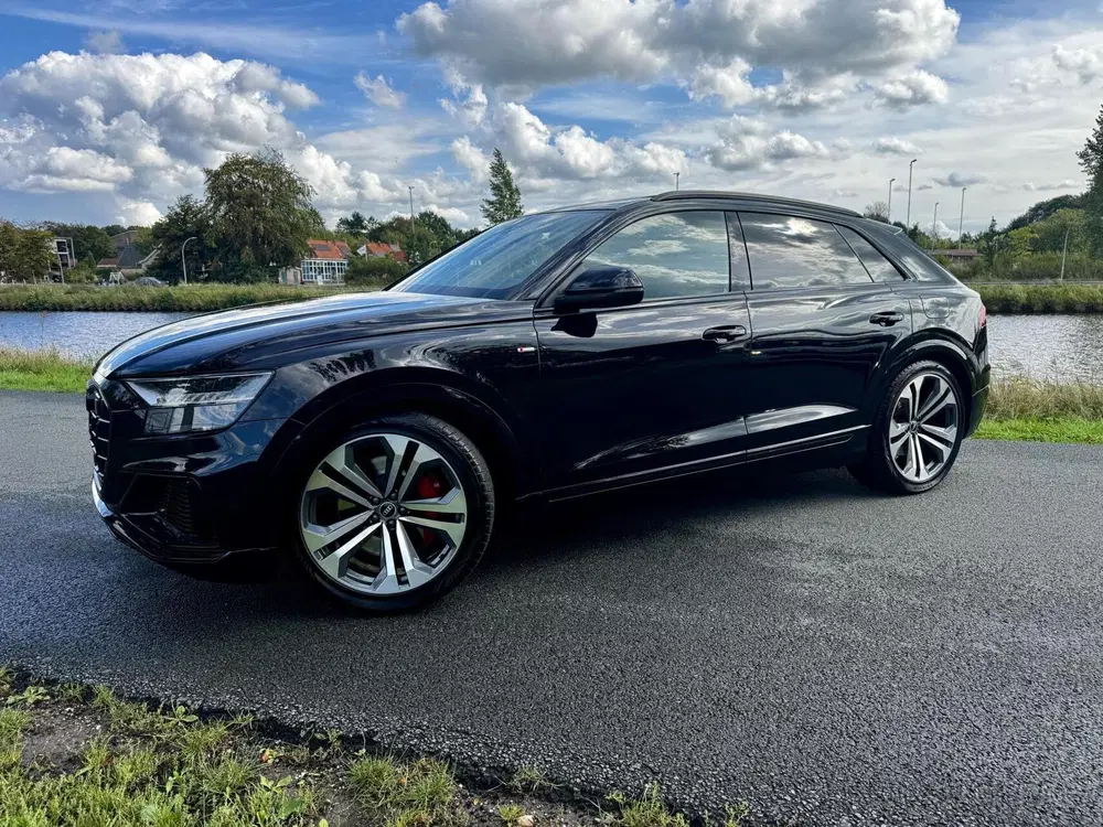 Audi Q8 55 TFSIe quattro S-Line uit 2021, foto 7