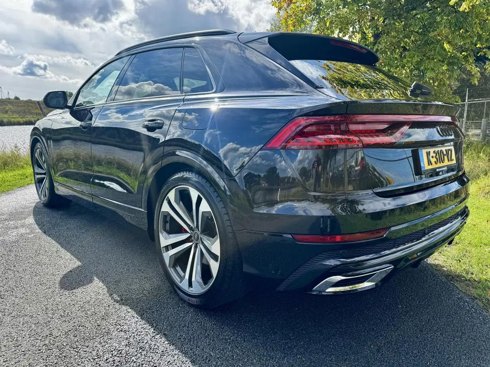 Audi Q8 55 TFSIe quattro S-Line uit 2021, foto 8